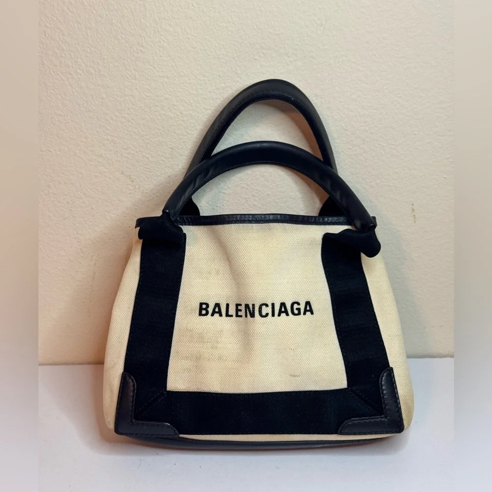 Balenciaga black cream